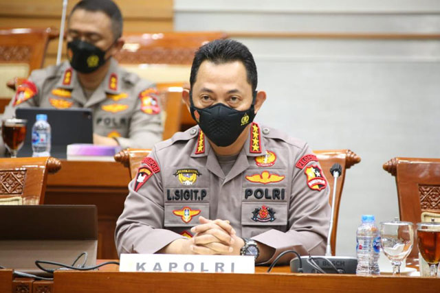 Kapolri: TNI-Polri Pastikan Bansos PPKM Level 4 Tepat Sasaran