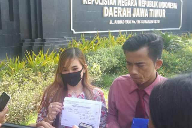 Disebut Jadi Pelapor Wanita Cantik, Cewek Cantik Ini Akhirnya Lapor ke Propam Polda Jatim
