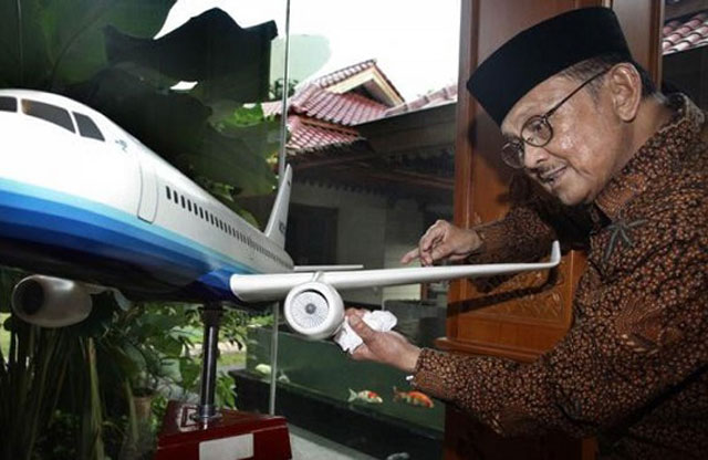 Refleksi Hari Lahir BJ Habibie, Riset Teknologi Nasional Makin Mundur?