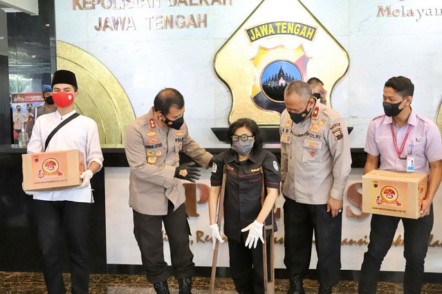 Sambut Hari Bhayangkara Ke-75, Polda Jateng Bagikan 35 Ribu Paket Sembako