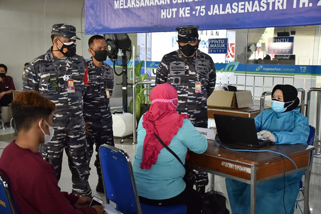 Stok Vaksin Menipis, Serbuan Vaksinasi TNI AL Puspenerbal Diberhentikan Sementara