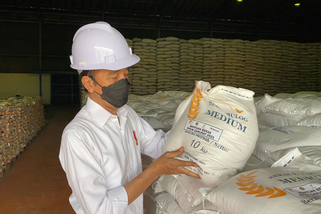 Jokowi Pastikan Bantuan Beras Dari Pemerintah Bukan Sekedar Janji