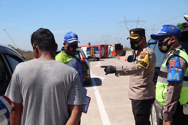 Kecelakaan di Tol Pemalang-Batang KM 308, 8 Meninggal 3 Luka Berat
