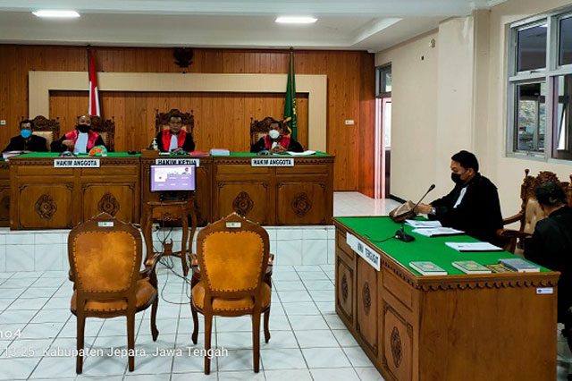 Terdakwa Penggelapan Uang PT Handi Arts Eny Muhayati Diputus Penjara 3 Tahun