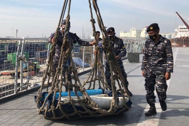 KRI dr Soeharso-990 Bawa 1 Juta Liter Oksigen Untuk Warga Semarang