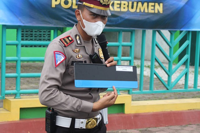 Arti 5 Warna Plat Nomor Polisi Pada Kendaraan Listrik