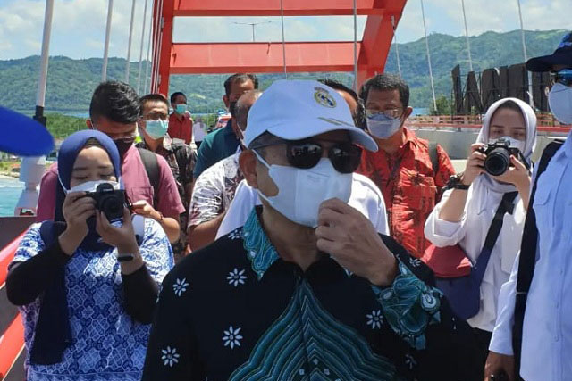 Menteri PPN Kunjungi Jembatan Holtekamp Papua