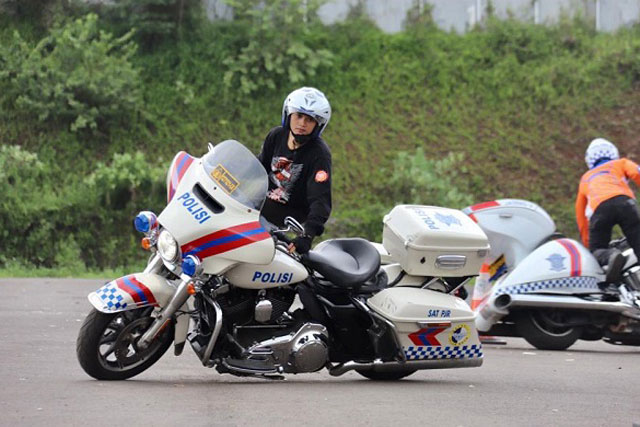 Polwan Polda Jateng Siap Hadir Naik Motor Gede