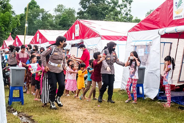 Pakar Psikologi Apresiasi Polwan Polda Jateng Trauma Healing Korban Semeru