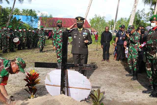 Korban Penembakan KST Sertu Miskel Rumbiak Dimakamkan di Kampung Halaman