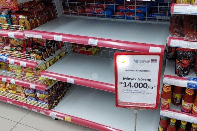 Mencari Minyak Goreng yang Menghilang dari Rak Toko