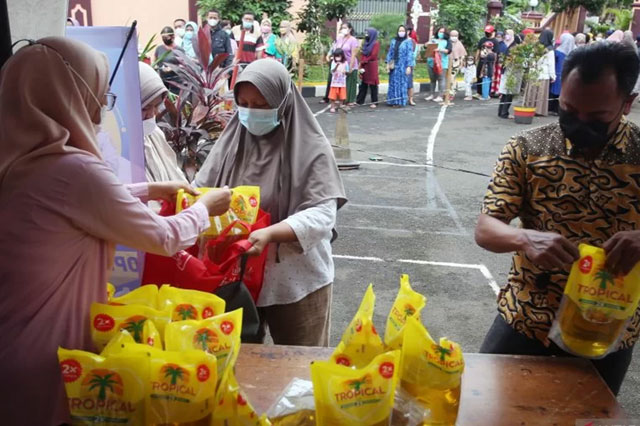 Cibir Pemerintah Menjilat Ludah Sendiri Soal Minyak Goreng, PKS: Kebijakan Amatiran