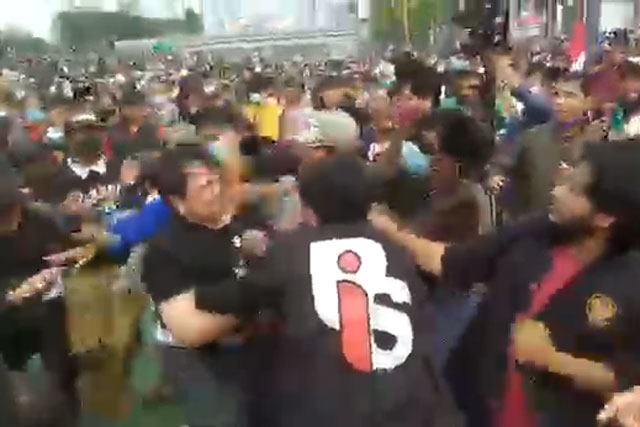 Mengapa Ade Armando Datangi Demo 11 April di Gedung DPR RI?