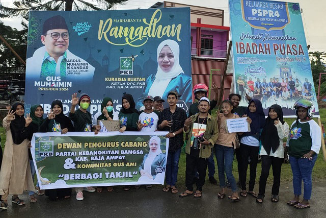 PKB Raja Ampat dan Komunitas Gus Amin Gelar Aksi Berbagi Takjil