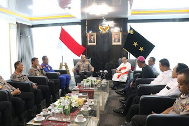 Kardinal Suharyo Lakukan Kunjungan Pastoral ke TNI-Polri di Palembang