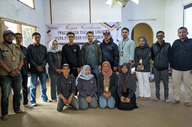 Panwascam Kertasari Rapat Kordinasi pada Tahapan Pengawasan Logistik