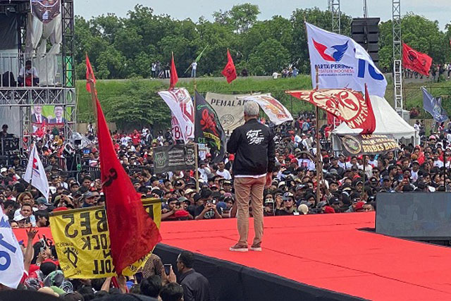 Ganjar Janjikan Internet Gratis di Hajatan Rakyat Cirebon
