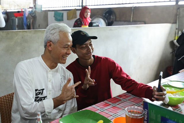 Ganjar Pranowo Ajak Pendukung Prabowo Makan