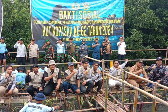 Kopaska Gelar Bakti Sosial di HUT ke-62