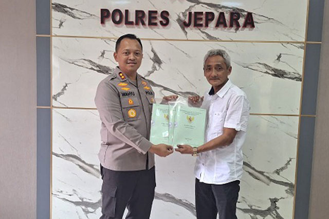 BPN Serahkan Tiga Sertifikat Lahan Hibah ke Polres Jepara