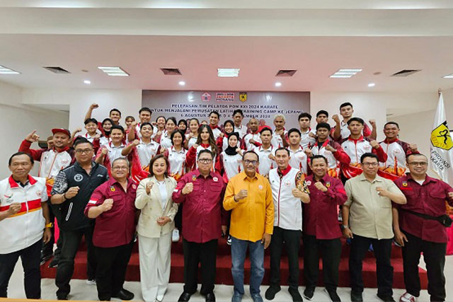 Ketua KONI DKI Lepas 19 Karateka Berguru ke Jepang