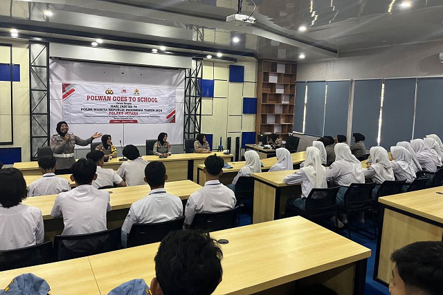 Polres Jepara Gelar Polwan Goes To School