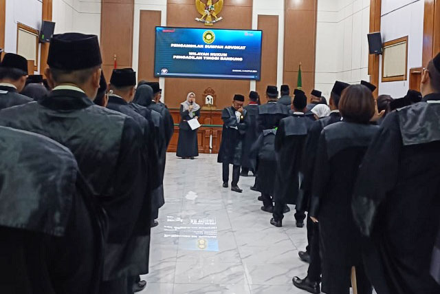 Advokat PERWADI Angkatan V Diambil Sumpah di Pengadilan Tinggi Jawa Barat