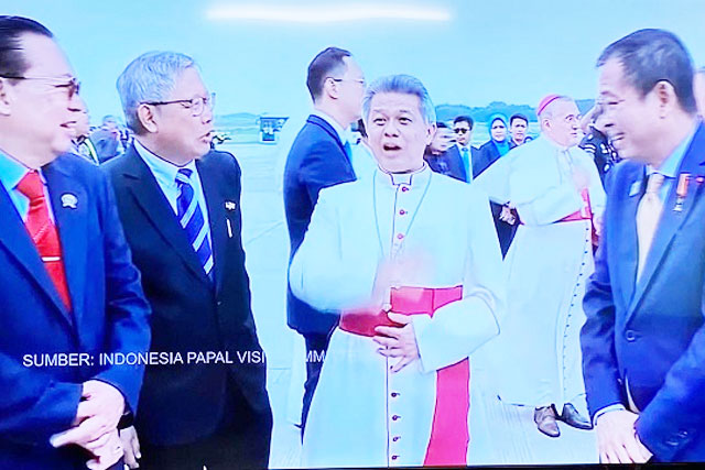 Tokoh Gereja dan Pejabat Negara Sambut Kedatangan Paus Fransiskus