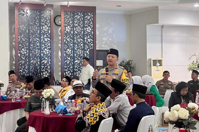 Kapolres Jepara Sampaikan Pesan Pilkada Damai Saat Jumat Curhat
