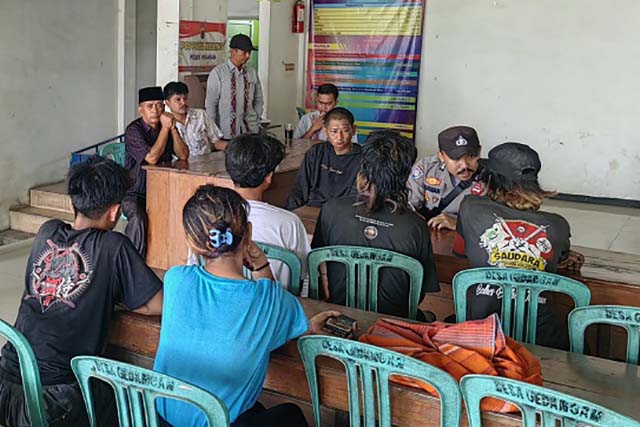 Bhabinkamtibmas Polres Jepara Imbau Kamtibmas ke Anak Punk