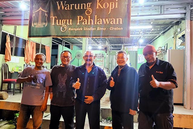 Dr Nicholay Aprilindo Edukasi HAM From Kafe To Warung Kopi