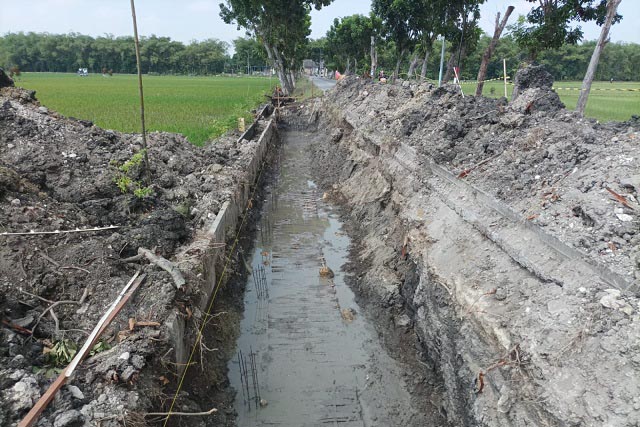 Proyek TPT Sumberwangi Diduga Kurang Pengawasan