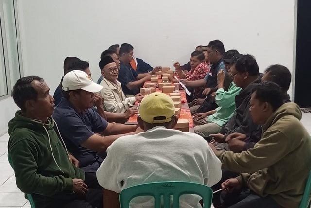 Warga Semanding Desak Kades Pecat Oknum Pemdes Diduga Korup Uang Pajak
